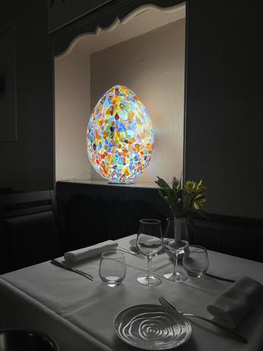 Logis Hôtel Restaurant La Vieille Auberge, Art and Gallery - 레스토랑