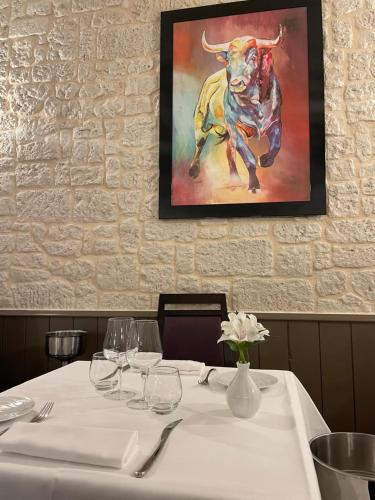 Logis Hôtel Restaurant La Vieille Auberge, Art and Gallery - Hotel - Souillac