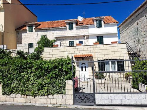 MARIO-50m FROM THE BEACH,TERRACE WITH SEA VIEW!, Split (photo 5)