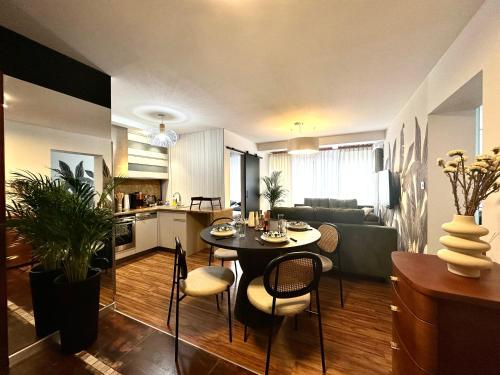 ŁACIARSKA Apartment ~ 200m Main Square ~ Self Check-In 20h