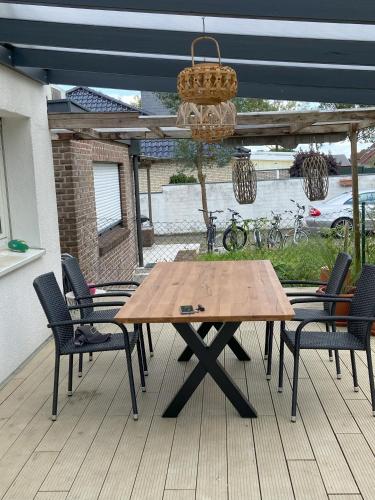 ระเบียง/ชานเรือน, stylisches Doppelzimmer in Kleve in เคลเฟ