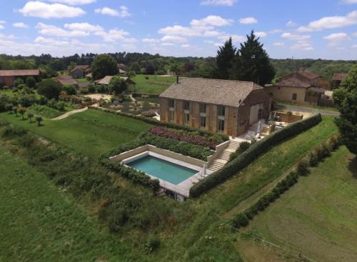 Country house with swimming pool