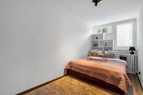 Warsaw Downtown - Workspace, Park & Metro Nearby - Rentujemy, Warsaw (photo 3)