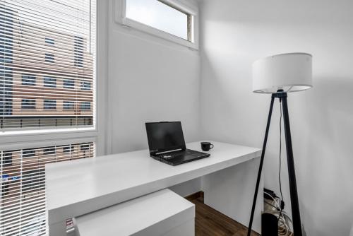Warsaw Downtown - Workspace, Park & Metro Nearby - Rentujemy, Warsaw (photo 6)