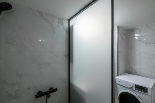 Lovely and Modern 3bd apartment close to Ampelokipoi metro