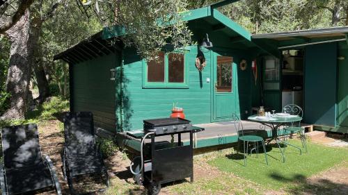 Chalet avec piscine privée dans la forêt