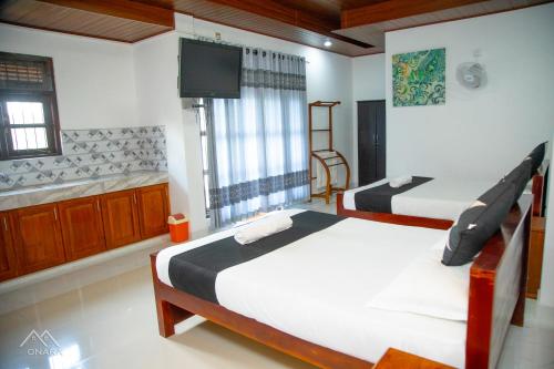 2 double beds