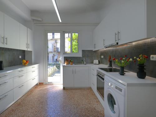 Stylish Sanctuary Pangrati Gem Refurbished - image 2