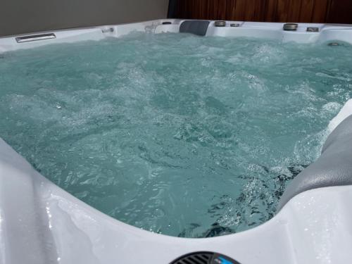 Winter Oase Beheizter Whirlpool Sauna und Kamin in Geisenheim, Deutschland