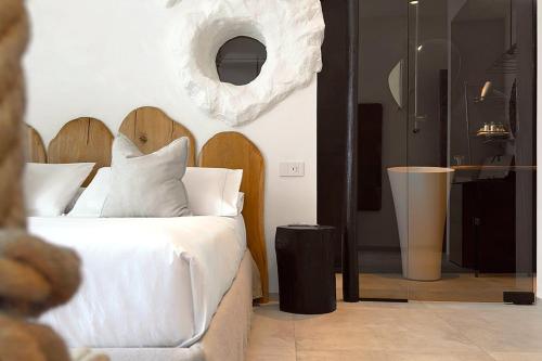 Queen Room with Sea View room in Una Villa - Amalfi Boutique Rooms B&B