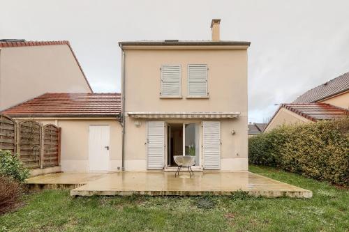 Фасада на хотела, Élégance Familiale - Confort & Jardin (Elegance Familiale - Confort & Jardin) in Cormeilles-en-Parisis