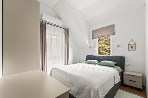 3 bedrooms, 5 beds