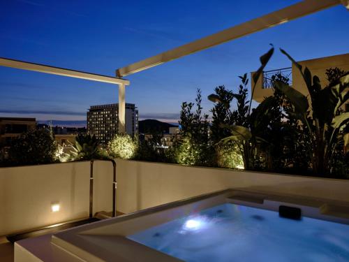 Bond Smart Living Suites 3