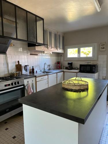 virtuve, LA VIEILLE AUBERGE in Saint-Privat (Limousin)