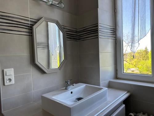 Vannas istaba, LA VIEILLE AUBERGE in Saint-Privat (Limousin)