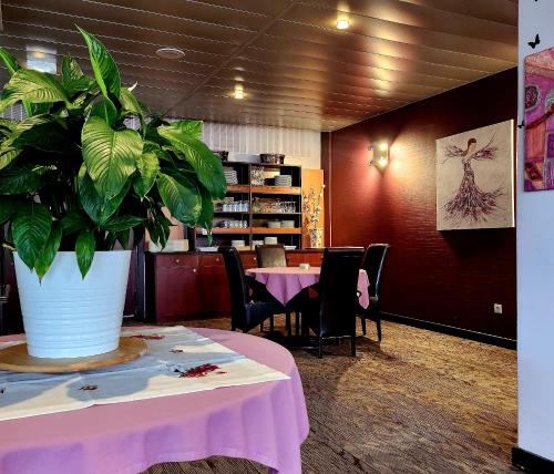 The Originals City Hôtel Le Forum Strasbourg Nord (Inter-Hotel) - image 2