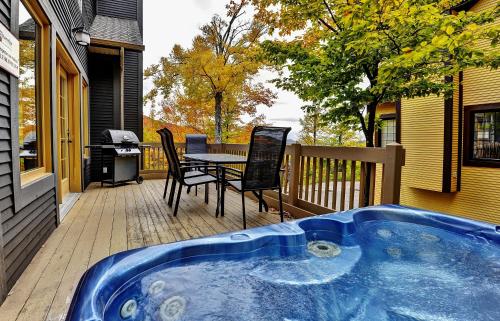 Chalets Alpins - 44 Chemin des Skieurs (Unité A) (Chalets Alpins - 44 Chemin des Skieurs (Unite A)) in Stoneham (QC)
