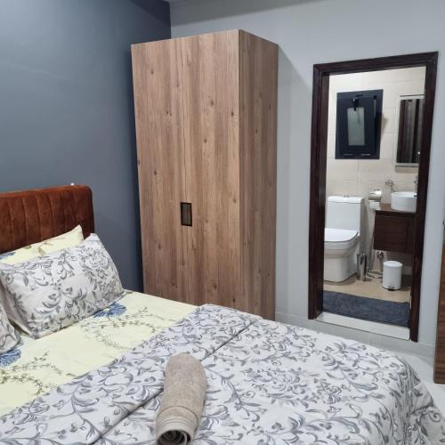 Luxury 2 bedroom, 2 bathroom seaside Apartment in Aquaview Complex
