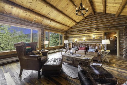 Broadmeadow Cabin - Pet Friendly - Hiking Snowshoeing Ski - Near Allenspark - Estes Park cabin in Allenspark, USA