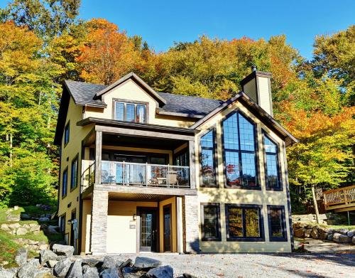 Chalets Alpins- 42 Chemin des Skieurs in Stoneham (QC)