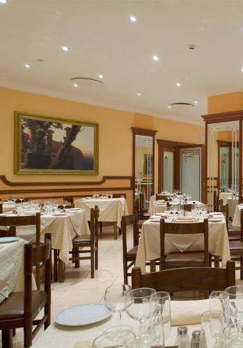 Hotel Ascot - image 5