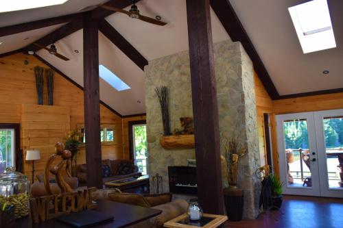 Footprints Resort in Highland Grove (ON)