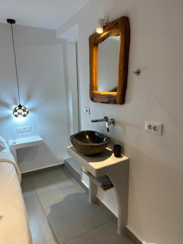 The Coast Suites in มีโกนอส