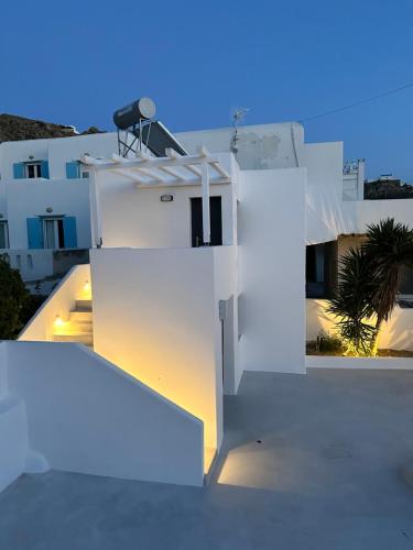 ทัศนียภาพภายนอกโรงแรม, The Coast Suites in มีโกนอส