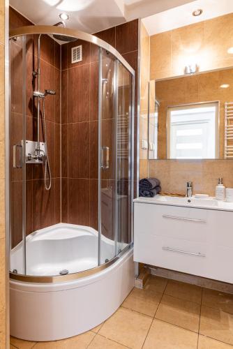 Wrocław Apartment - Park and Tram nearby - by Rentujemy, Breslau (Foto 4)