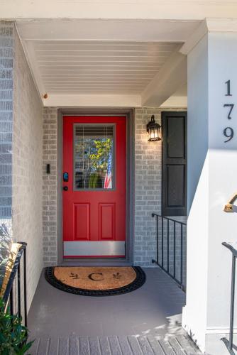 Bulldog Retreat at Five Points - Walking distance to downtown Five Points! in Athens, USA