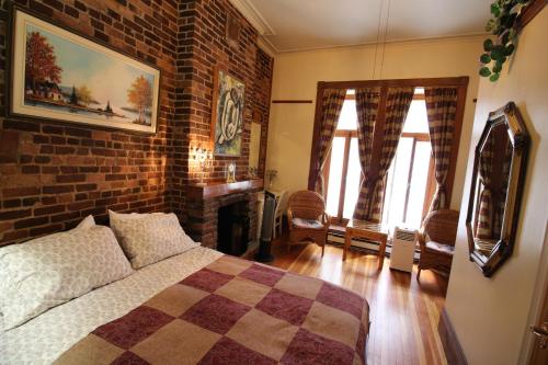 Superior Queen Room image 3