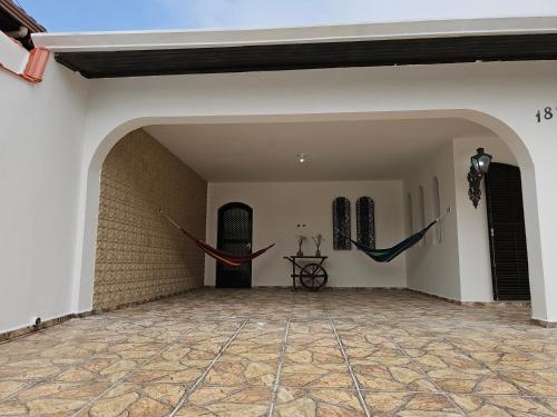 Maravilhosa Casa com Piscina, Área Gourmet com Churrasqueira em Deck Coberto - Pé na Areia (Casa Maravilhosa, Pe na Areia com Piscina, Area Gourmet com Churrasqueira em Deck Coberto Frente a P) in วีลาบัลเนียเรีย