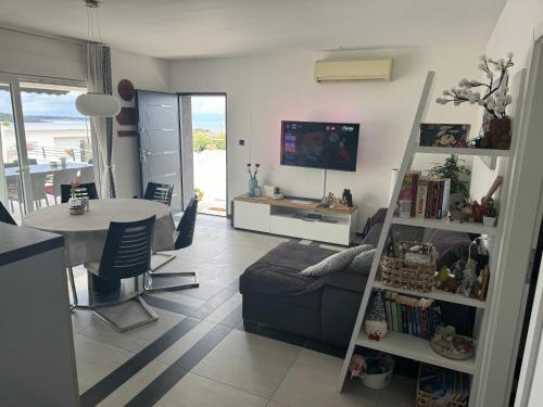 設施, Panorama Sevid in 舍維