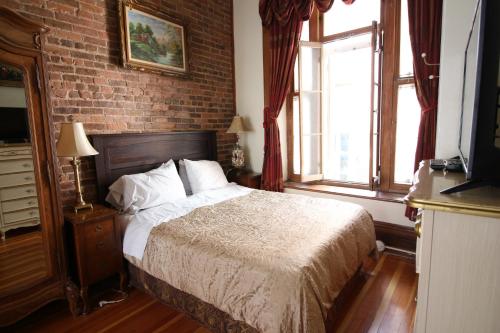 Superior Queen Room image 4