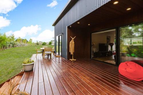 Tranquil Countryside Retreat with Modern Amenities in Pokeno