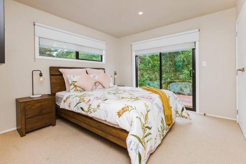 Tranquil Countryside Retreat with Modern Amenities in Pokeno