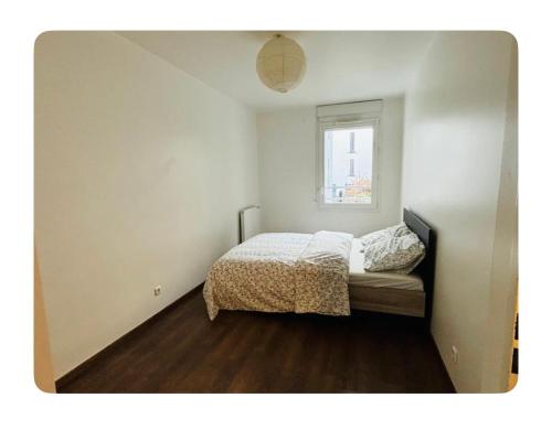 Chambre privée - spacieuse et lumineuse chez l'habitant