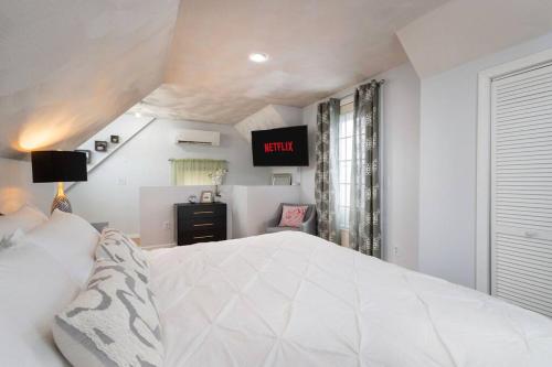 Convenient Braintree Home - 3 Bedroom Sleeps 8 Convenient Braintree Home - 3 Bedroom Sleeps 8