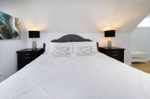 Convenient Braintree Home - 3 Bedroom Sleeps 8 Convenient Braintree Home - 3 Bedroom Sleeps 8