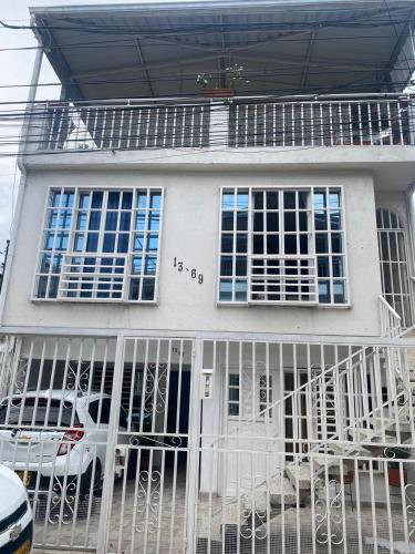 Hermoso apartamento con terraza - image 2