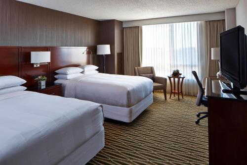 2 double beds