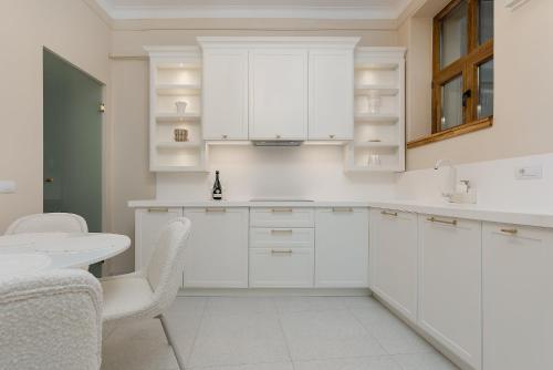 1910 Boutique - Self Check-In Only