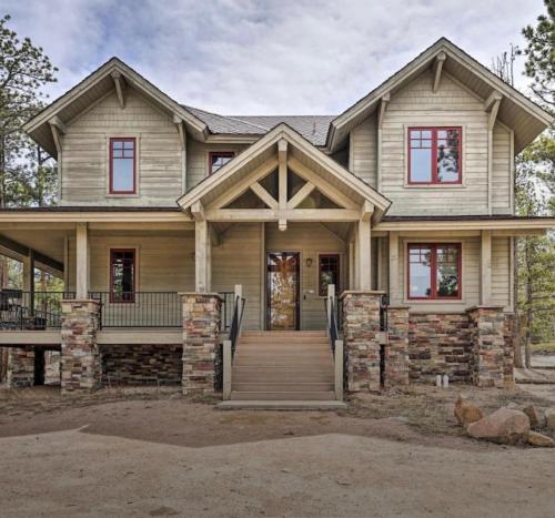 Beautiful Red Feather Lakefront Home in Fox Acres!