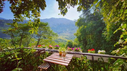 Hanoi Mountain View 3BR Private Villa, Natural Spring Infinity Pool, Healing Nature Retreat, VNese C in Quoc Oai