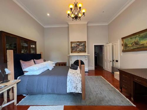 The Bank House in Mount Victoria