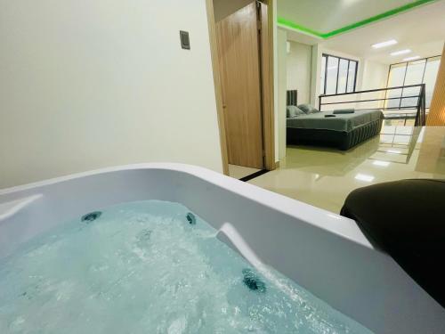 Vista Hills Loft & Jacuzzi a 10min Consulado Americano - image 3