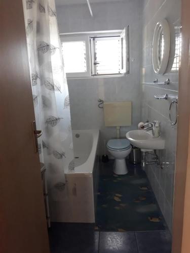 Apartments with parking space Srima - Vodice Vodice - 22994 - image 3