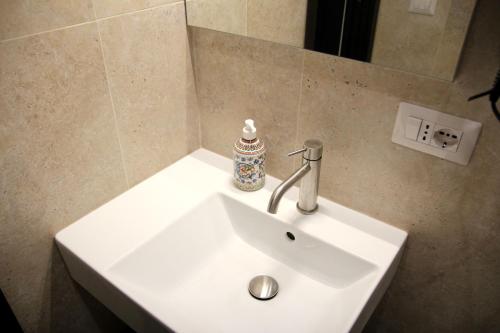 Joyful 148 Luxury Guest House powered by Joyful Termini Boutique Guest House - image 11