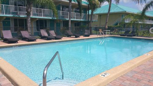 Days Inn by Wyndham Fort Pierce Midtown - image 4