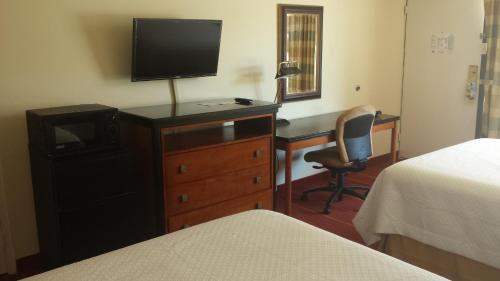 Rodeway Inn & Suites Greensboro